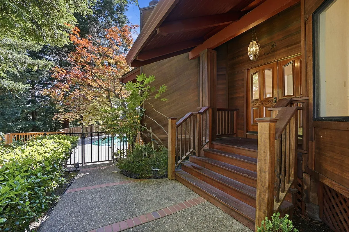 Building Photo - 2561 Rolling Hills Ct
