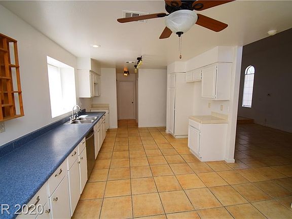5th image of 3713 Calumet Farm Cir