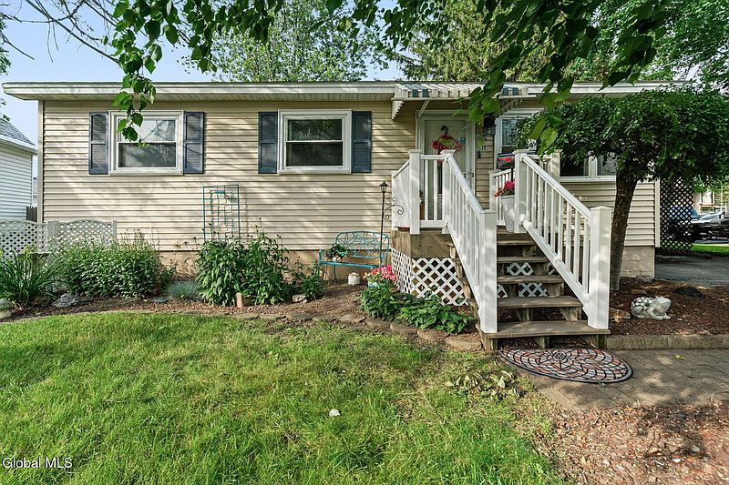 2nd image of 2525 Consaul Road