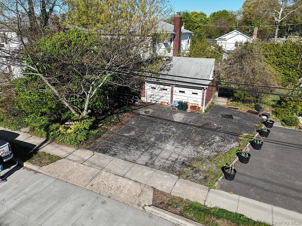1st image of 178 S Long Beach Road