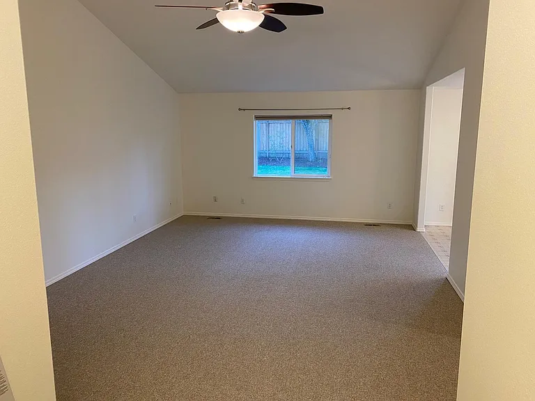 2108 NW Violet Ave — Photo 9