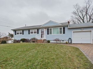 29 Bellacone St, Bridgewater, NJ 08807