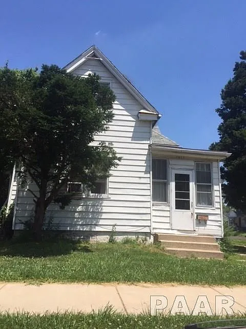1011 E Frye Ave photo 1