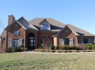 3756 Hidden Lake Ln, Lexington, KY 40516