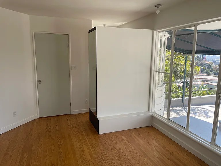 2188 Broadview Ter — Photo 8