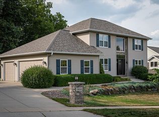 364 Stoney Ridge Trl, Stoughton, WI 53589