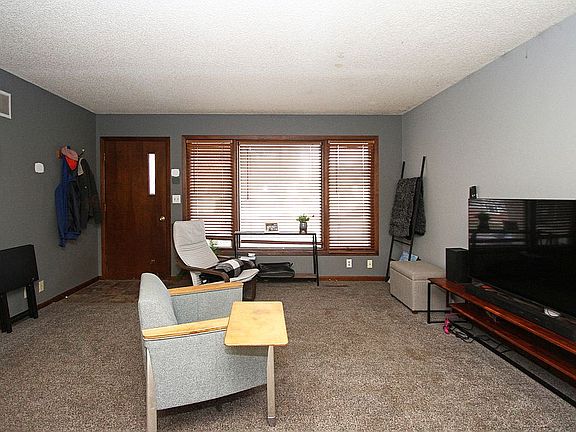 3rd image of 7147 Aylesworth Ave