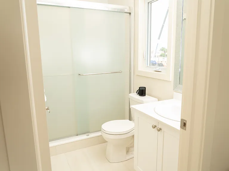 460 Asher Cres — Photo 17