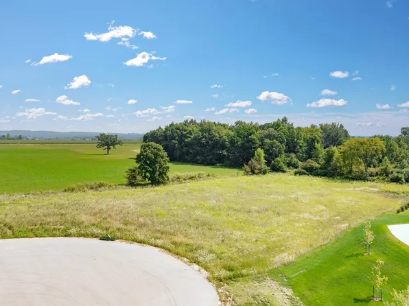 4104 Legacy Ln, De Pere, WI 54115