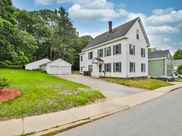 15 Oak St, Amesbury, MA 01913