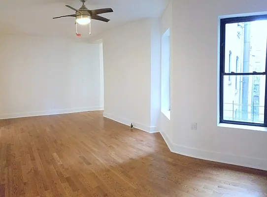 Rented by Uptown Flats LLC | media 23