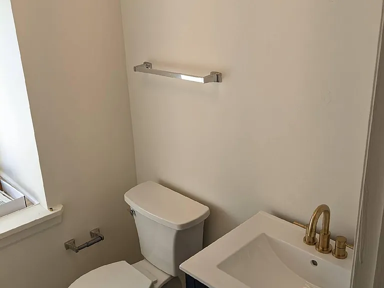 422 4th St #5 — Photo 7