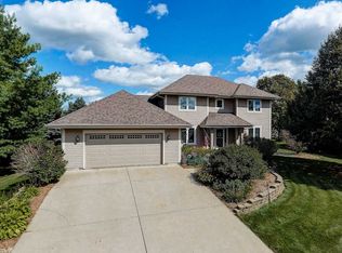 1457 Crystal Lake Dr, Oconomowoc, WI 53066