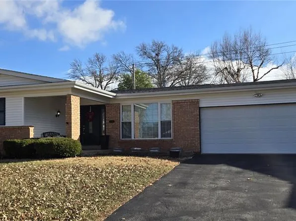 11706 Holly Springs Dr, Saint Louis, MO 63146
