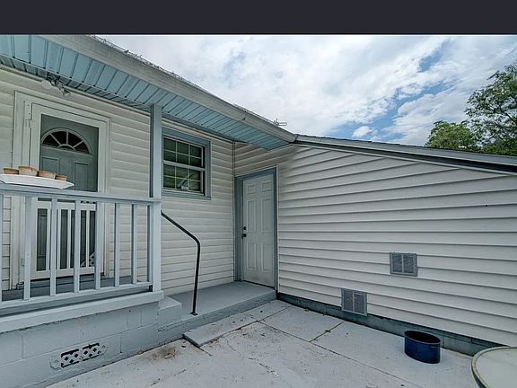 2nd image of 3546 Oleander St