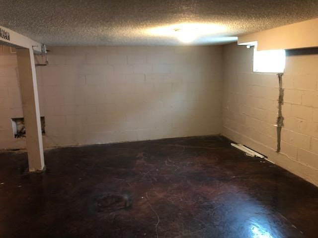 1st image of 3005 E 68th St