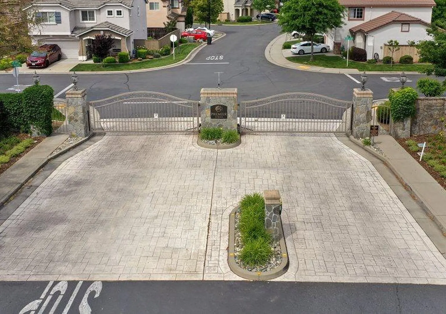 Single Story Charming 3-Bedroom Home in the Gated Long Meadow Community — Photo 2