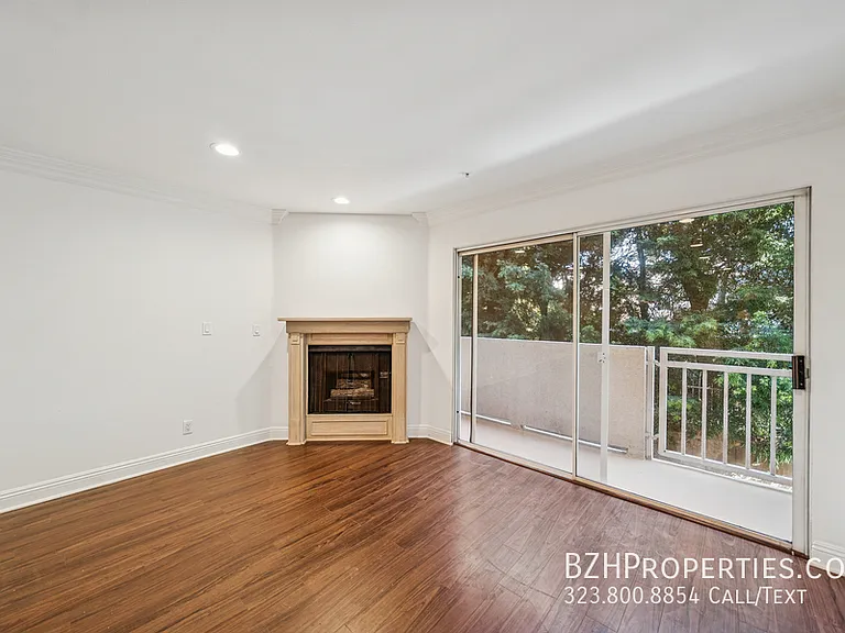 1508 Greenfield Ave — Photo 4