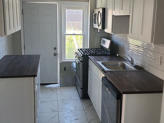 4th image of 5425 Crismer Ave