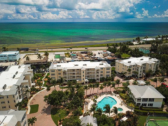 2nd image of 101 Gulfview Dr #111