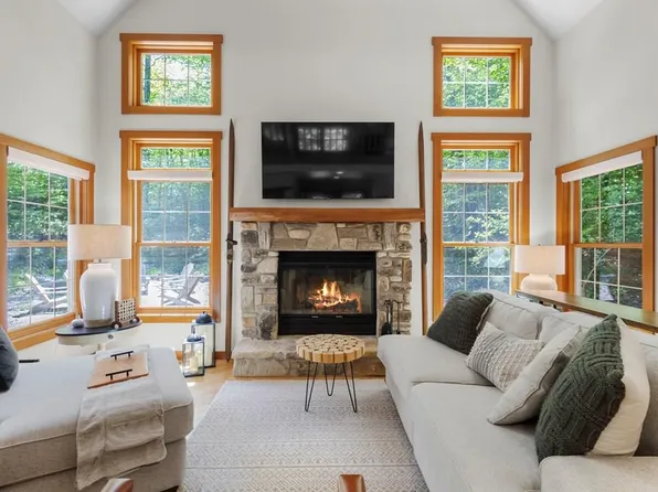 1637 Olson Dr, Ellison Bay, WI 54210