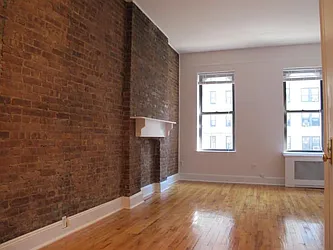 Rented by Metropolis Real Estate of Manhattan