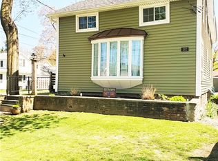 152 S Cayuga Rd, Williamsville, NY 14221