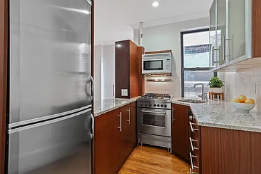 Sold by Avenue Sotheby's International Realty