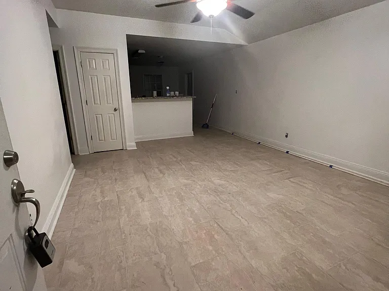 110 Allie Ln — Photo 7