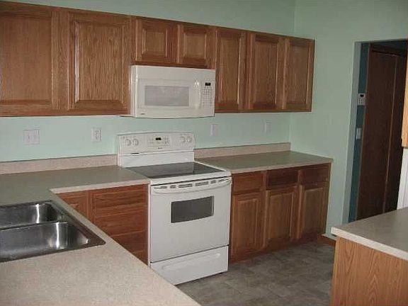 2nd image of 4442 Saratoga Ct