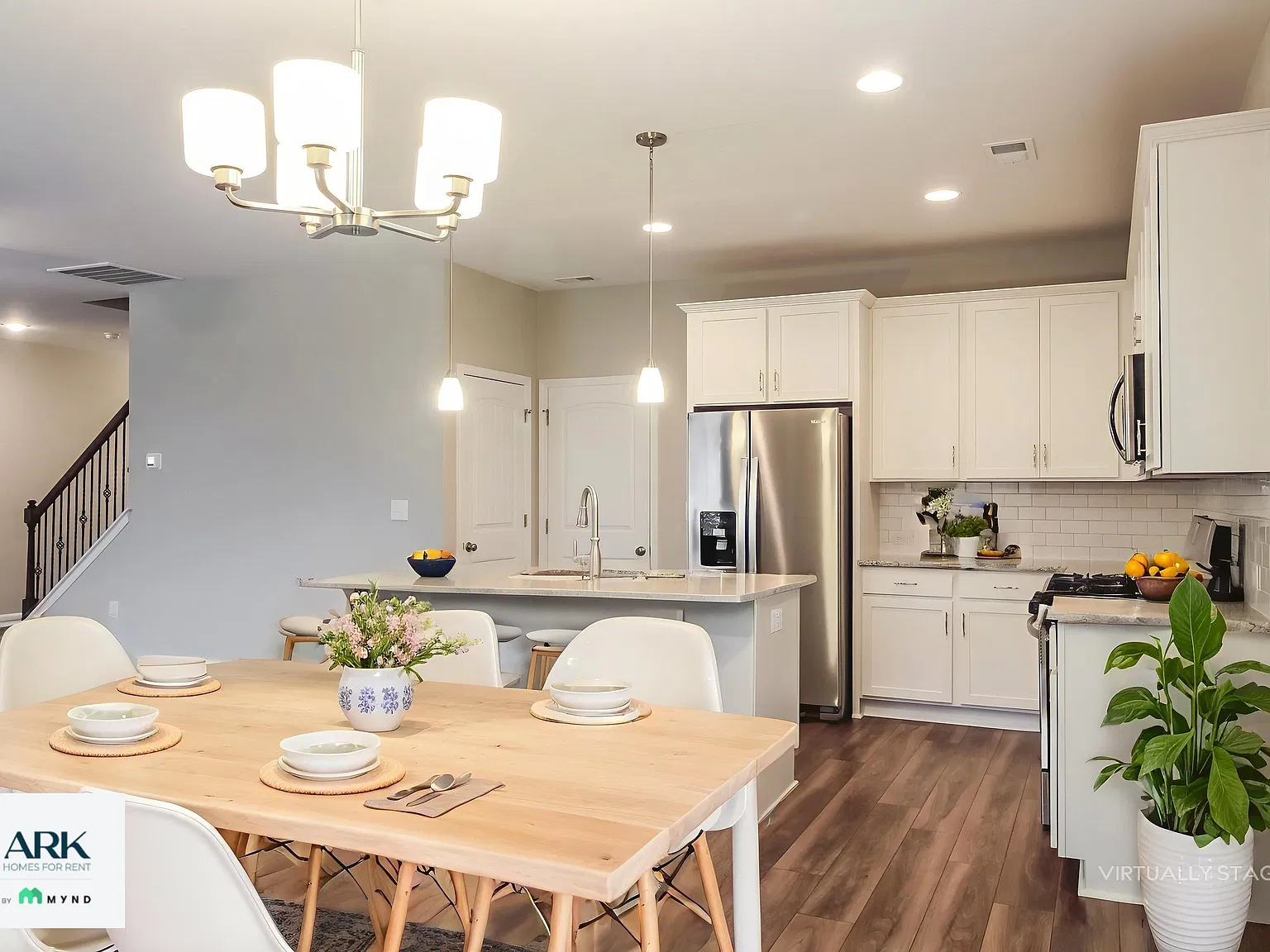 4 bed, 2.5 bath, 2424 sqft, $2,495 — Photo 4