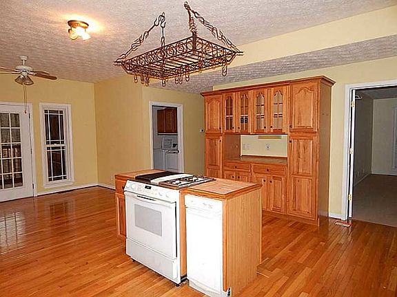 4th image of 1841 Winding Creek Ln SW