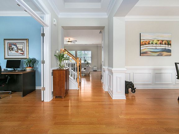 4th image of 312 Palmerston Ln