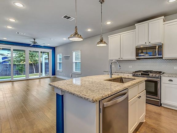 4th image of 517 Elmhurst Ave