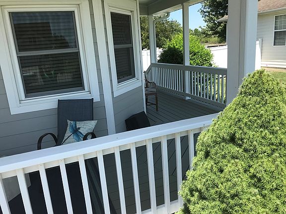 3rd image of 1101 Cedar Crest Dr
