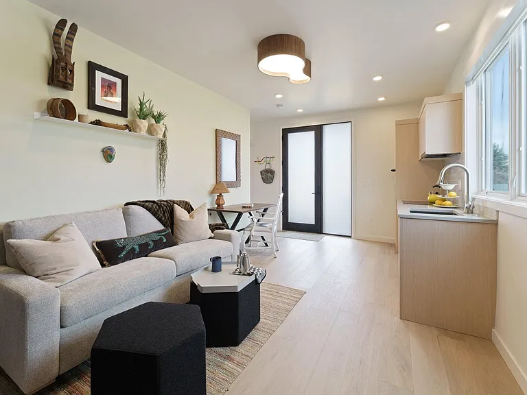 211 SW Log Ct — Photo 8