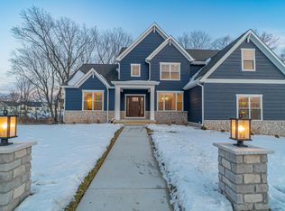 2900 Whispering Brook Ln, Valparaiso, IN 46385