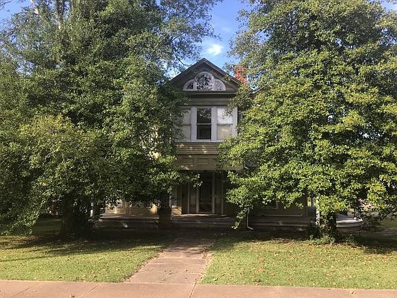 2nd image of 204 W Jackson Ave