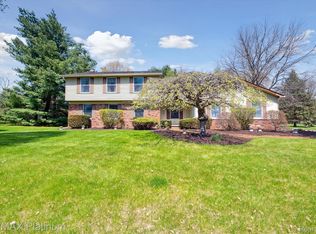 11603 Burgoyne Dr, Brighton, MI 48114