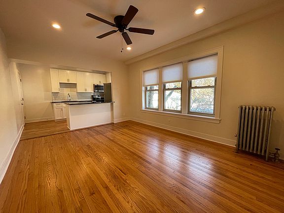 3rd image of 1740 W North Shore Ave #17482