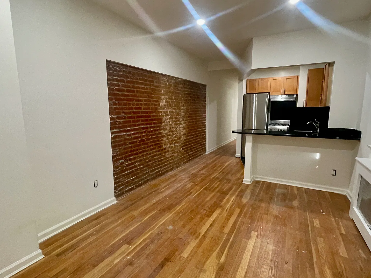 16 West 75th Street — Photo 2