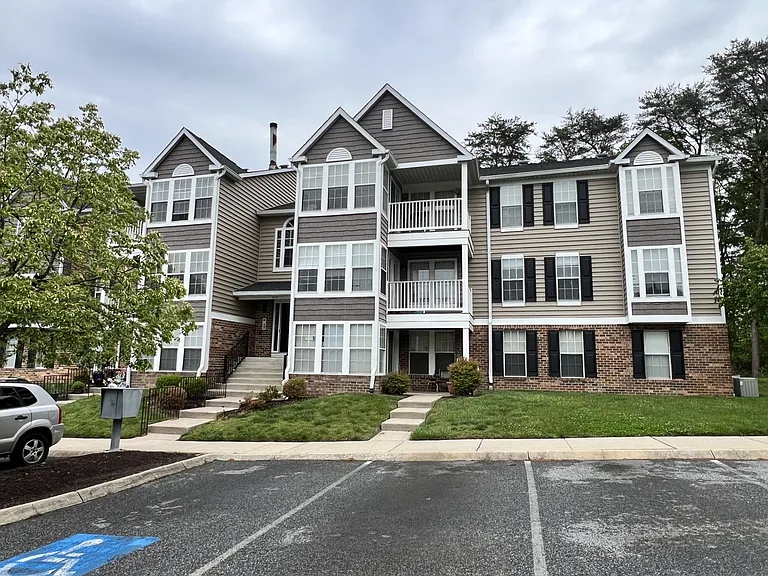 904 Cedar Crest Ct #2 — Photo 1