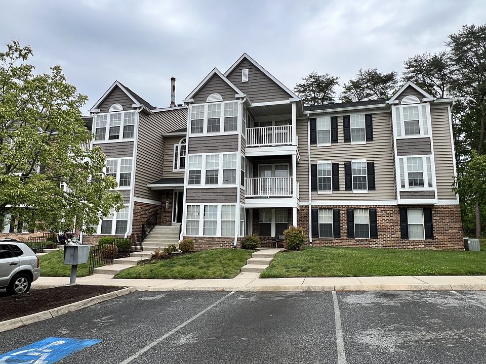 1st image of 904 Cedar Crest Ct #2