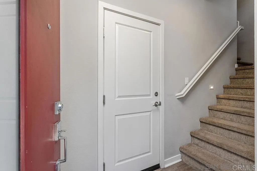 2 bed, 2.5 bath, 1155 sqft, $3,350 — Photo 4