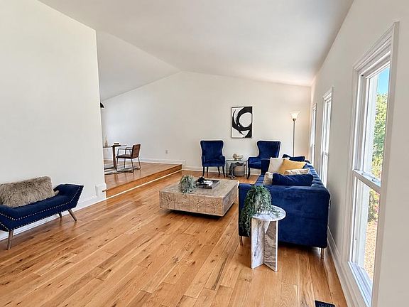 4th image of 13111 Glasgow Way