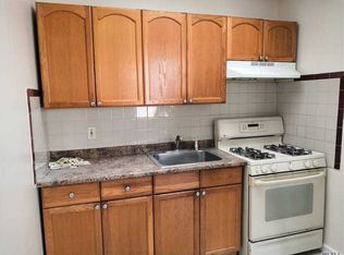214-85 Jamaica Ave #2F, Queens Village, NY 11428