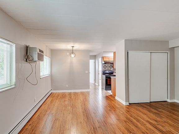 5th image of 4000 Ledgewood Dr APT 2