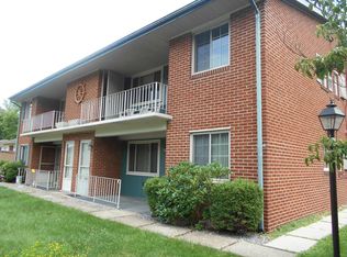 711 Riverside Dr APT 102, Oakmont, PA 15139