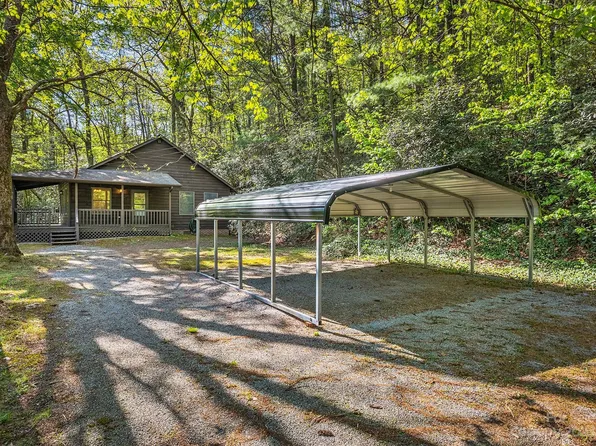 2028 Howard Gap Rd, Hendersonville, NC 28792