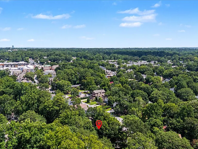 2430 Coosawattee Dr NE #B — Photo 31